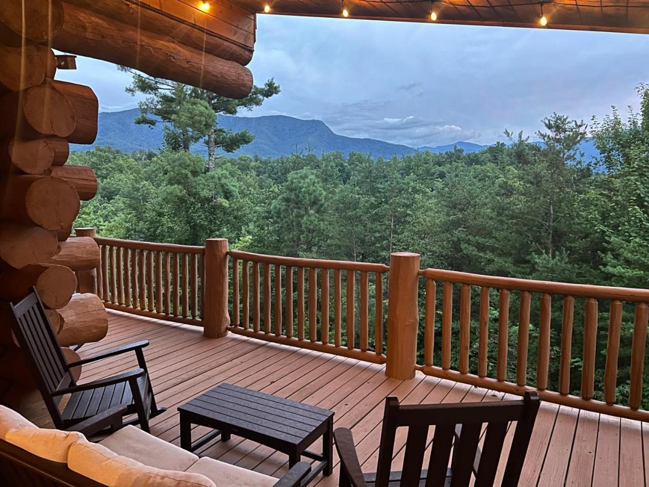 Big Bear Ridge Lodge - Breathtaking Mountain Views And Private Forest Scenes In Amazing Large Log Cabin Gatlinburg Dış mekan fotoğraf
