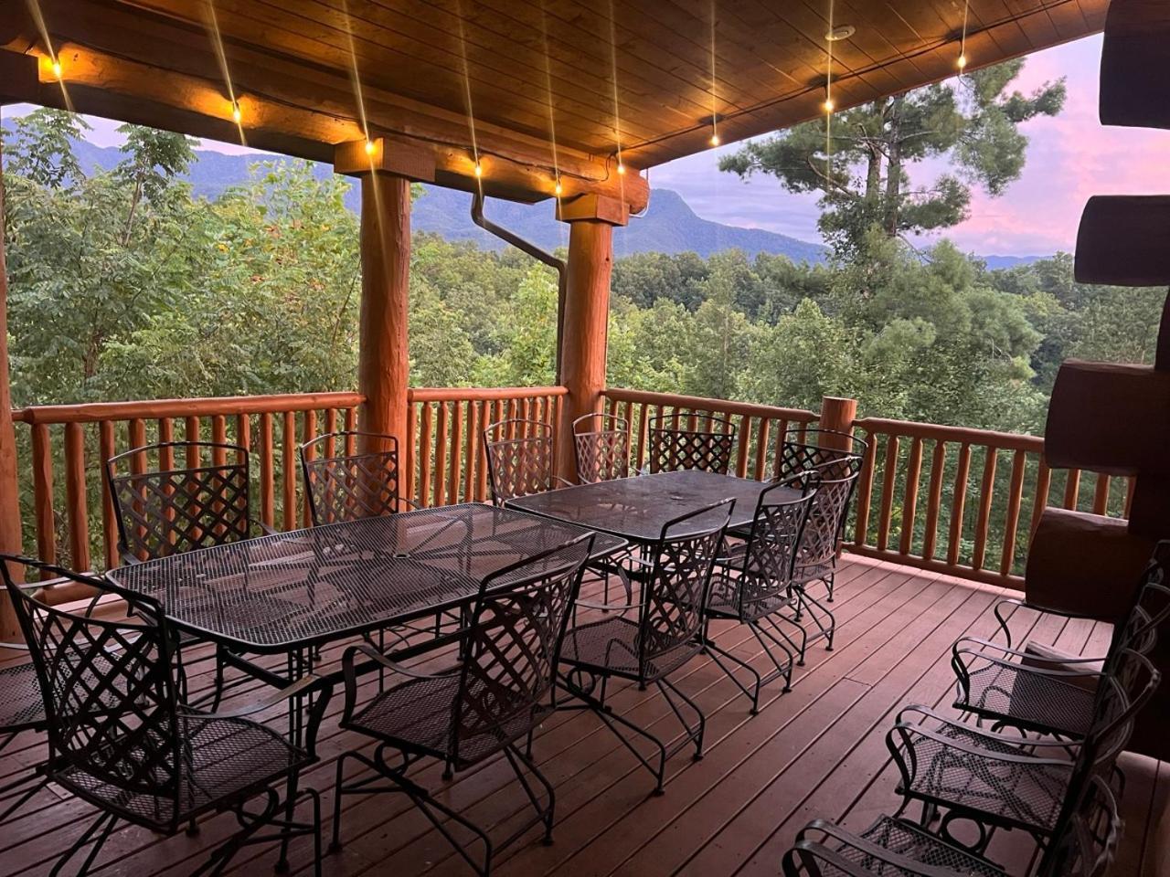 Big Bear Ridge Lodge - Breathtaking Mountain Views And Private Forest Scenes In Amazing Large Log Cabin Gatlinburg Dış mekan fotoğraf